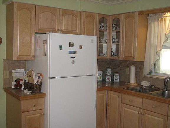 KITCHEN VIEW 1