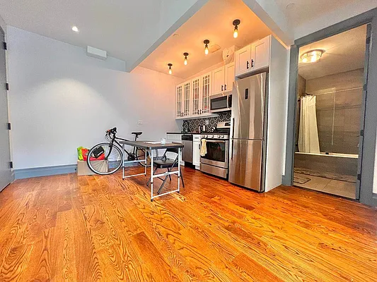 Rented by Doorway NYC, LLC | media 22
