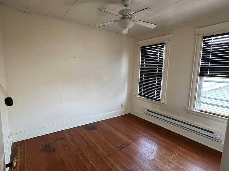 Smaller Bedroom, with closet