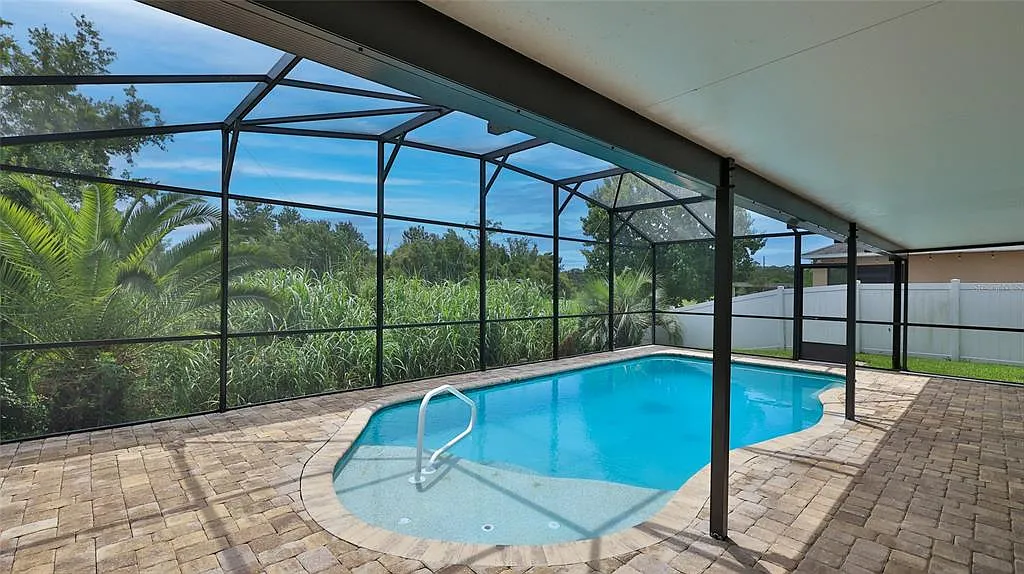 5 bed, 3.0 bath, 3368 sqft, $4,900 — Photo 3