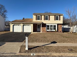 10 Alden Ter, Howell, NJ 07731