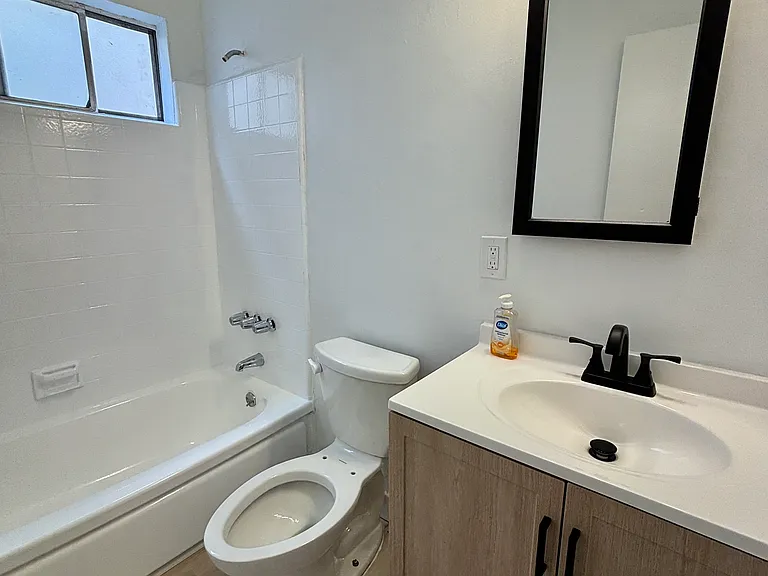 2126 W 182nd St #2 — Photo 6
