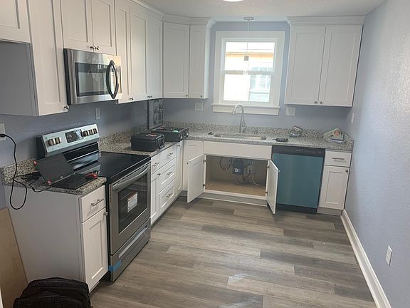 2nd image of 1538 Shelton Ave