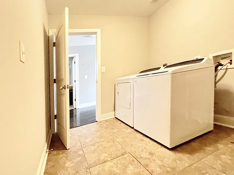 3703 Windmill Ct — Photo 9
