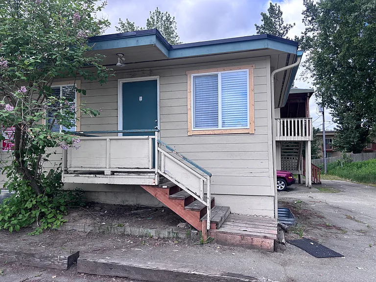 700 W 45th Ave #B — Photo 1