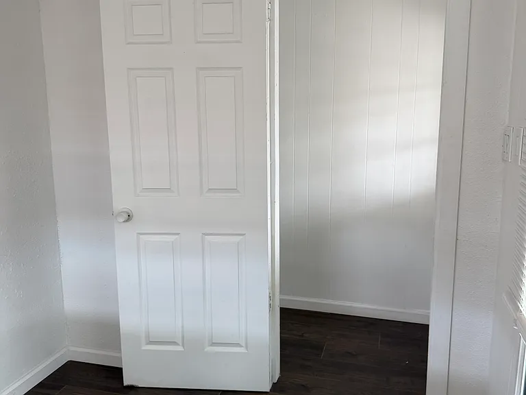 241 S California St — Photo 15