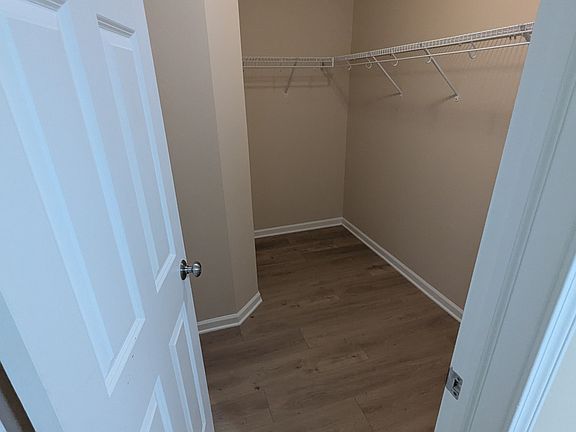 5th image of 20 Brookscrest Way