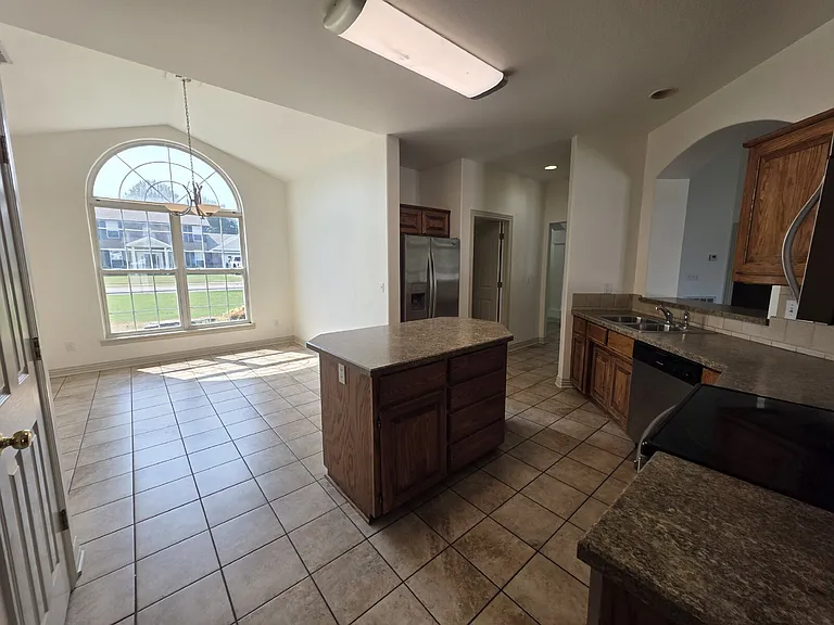 302 Cross Creek Dr — Photo 6