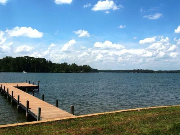 101 Gardenia Dr, Ninety Six, SC 29666