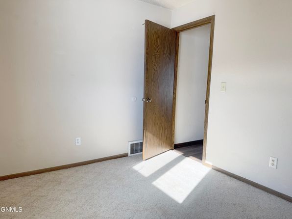 bismarck-north-dakota-447600754 picture