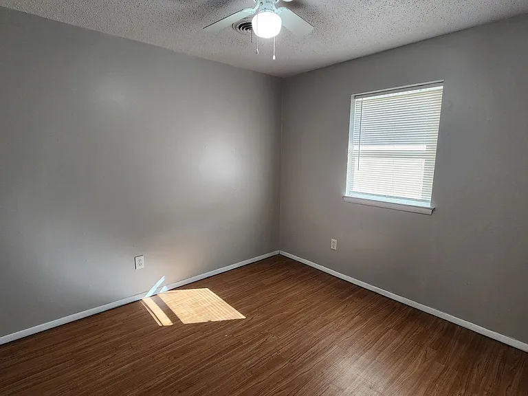 301 N University Dr #10 — Photo 23