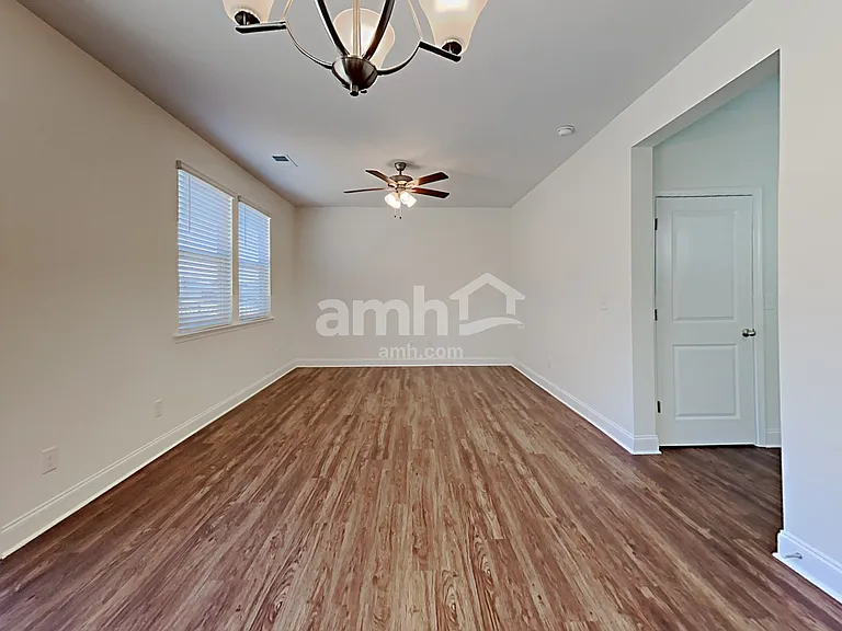 121 Hamilton Park Dr — Photo 8