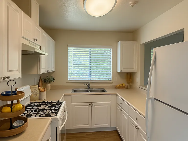 Glenn Manor — Photo 4