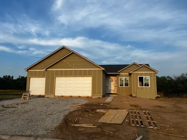 2106 S Chateau St, Wichita, KS 67207