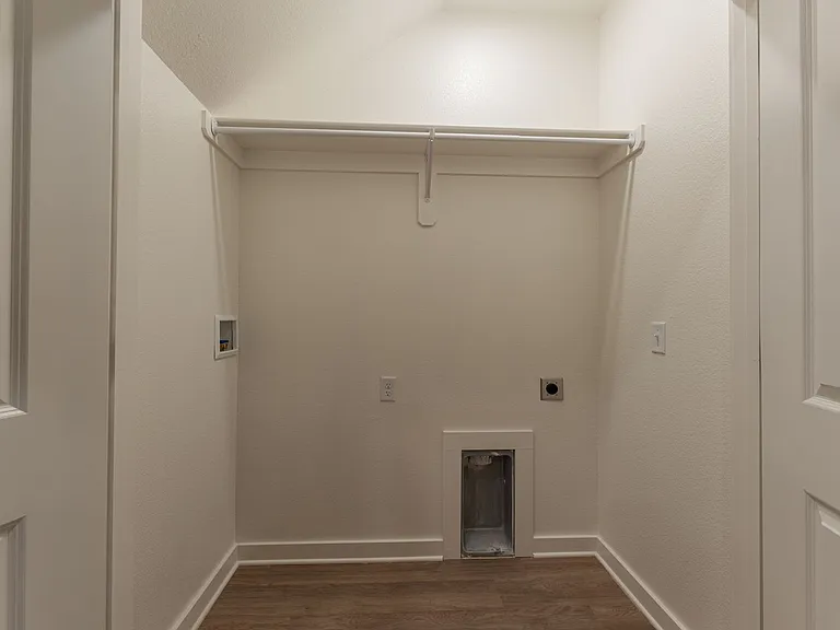 1315 S Van Buren Ave — Photo 6