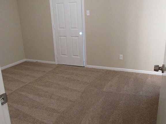 4th image of 2115 Pine Manor Dr