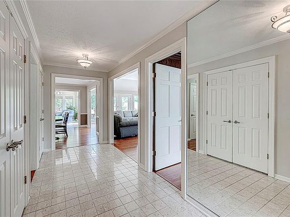 4th image of 9209 Tamarack Dr #1