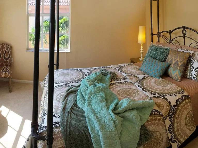 Guest Bedroom -1