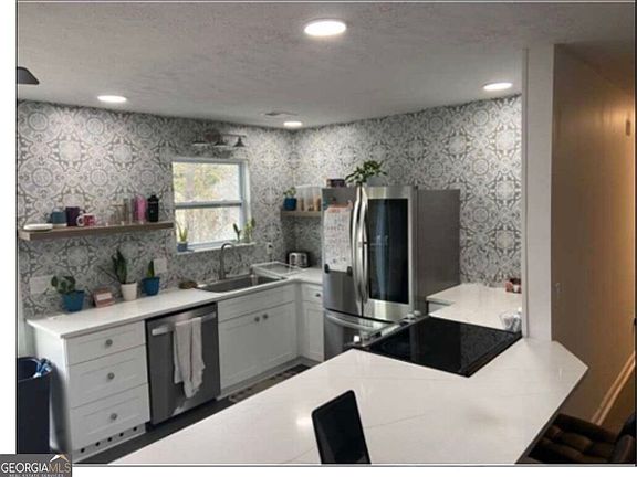 3rd image of 6214 Crow Ct