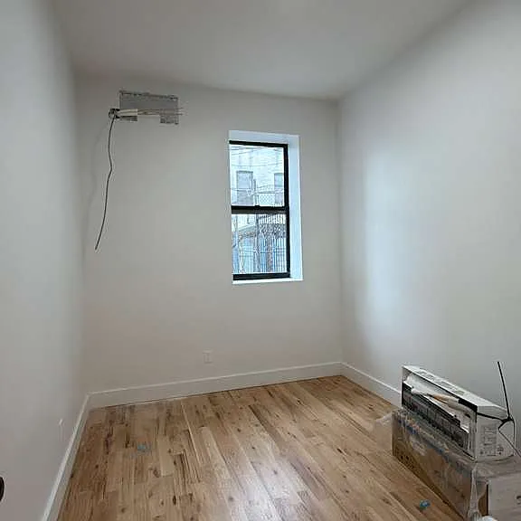 2789 Webb Ave — Photo 2