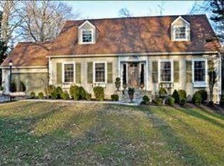 44 Guinard Dr, Watchung, NJ 07069