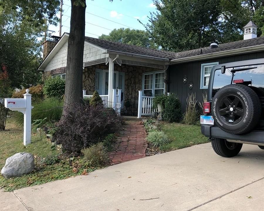 1st image of 2705 Marshall Ave