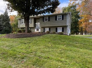 7 Brentwood Dr, New City, NY 10956