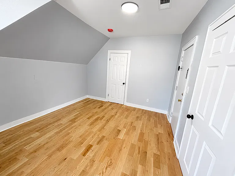 635-637 Sanford Ave #3 — Photo 8
