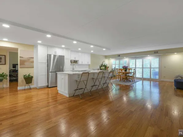 521 Piermont Ave APT 104, River Vale, NJ 07675