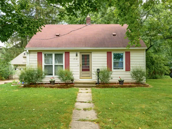 1518 Woodrow Dr, Kalamazoo, MI 49048