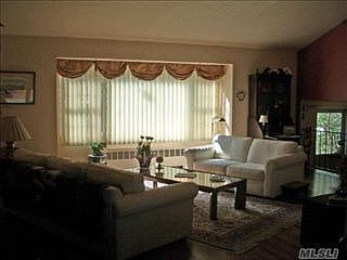1st image of 9 Taylor Dr