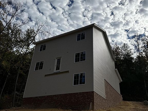 3rd image of 3610 Crown Colony Dr NW