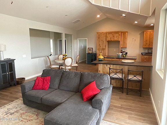 4th image of 498 KINDRA HEIGHTS Road