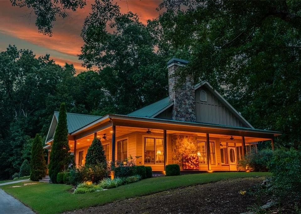 1st image of 565 Owens Gin Rd NE