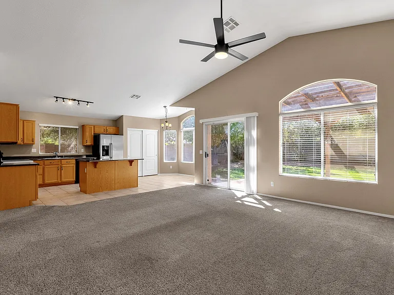 647 W Fremont Dr — Photo 19