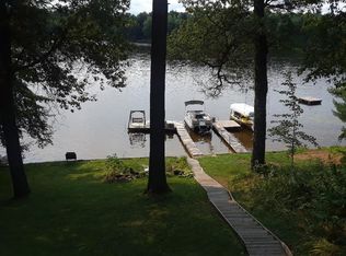 W8091 Long Lake Dr, Clintonville, WI 54929