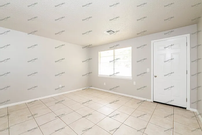 5300 Creekwood Ter — Photo 3