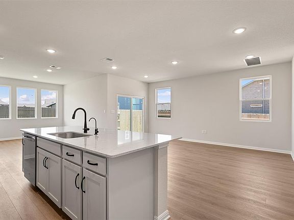 2nd image of 508 Bluffview Dr
