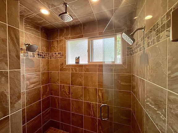 3rd image of 3613 Sequoia Ln