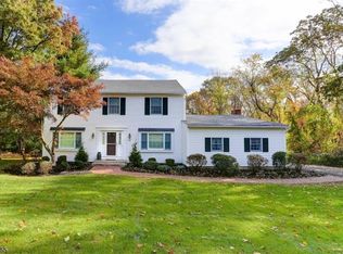 17 Kings Ridge Rd, Long Valley, NJ 07853