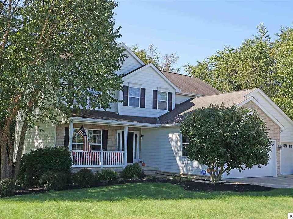 1st image of 38 Wildwood Ln W