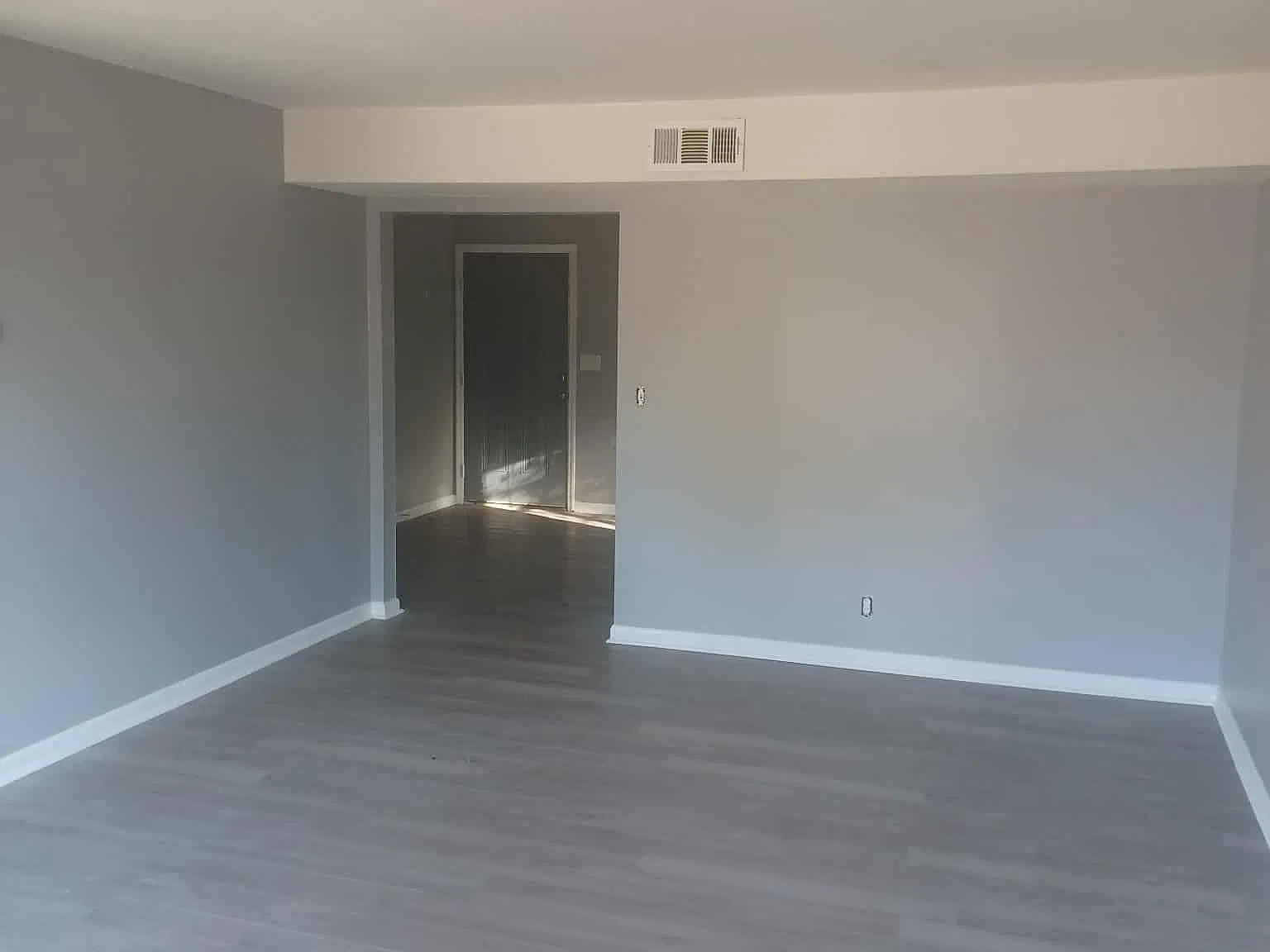 2 bed, 1.5 bath, $1,400 — Photo 4