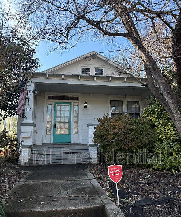 1st image of 608 W 19th St