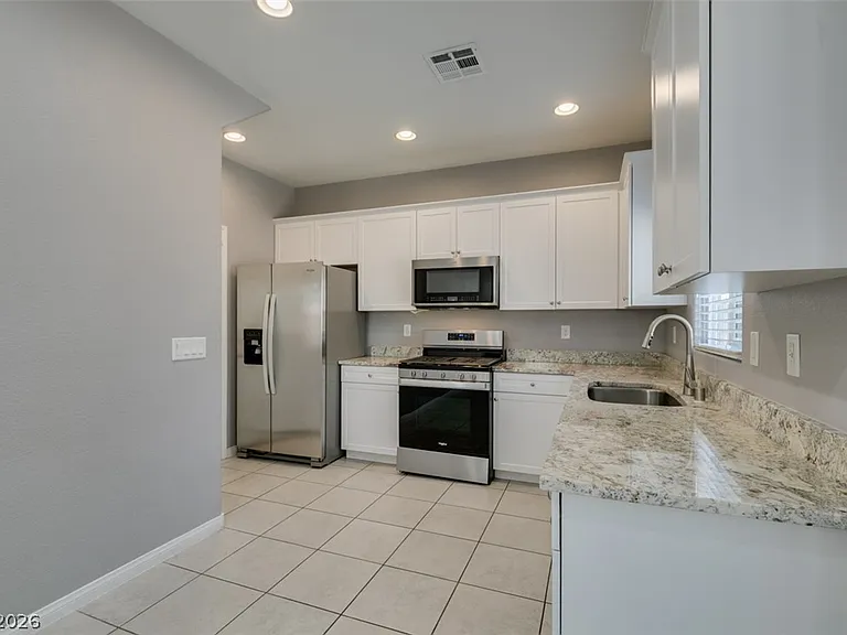 1835 Lincoln Rd — Photo 12