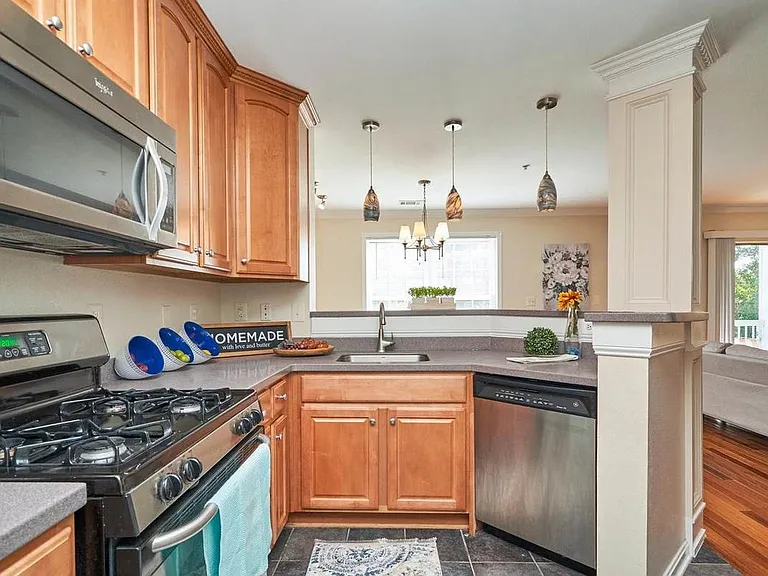 12827 Fair Briar Ln — Photo 8