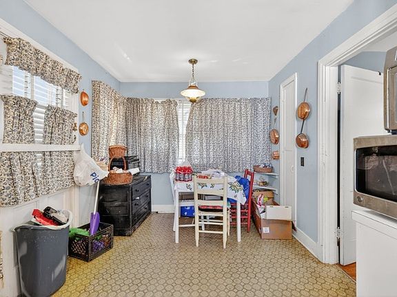 3rd image of 1400 W Lane St