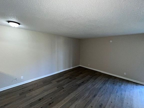 2nd image of 1604 Moss St APT 19