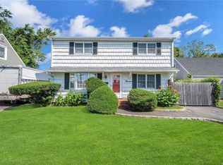 13 Lawnside Dr, Hicksville, NY 11801