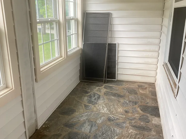 1293 Main St — Photo 40