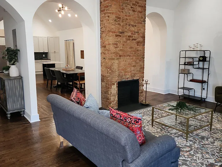 325 Maywood Ave — Photo 2